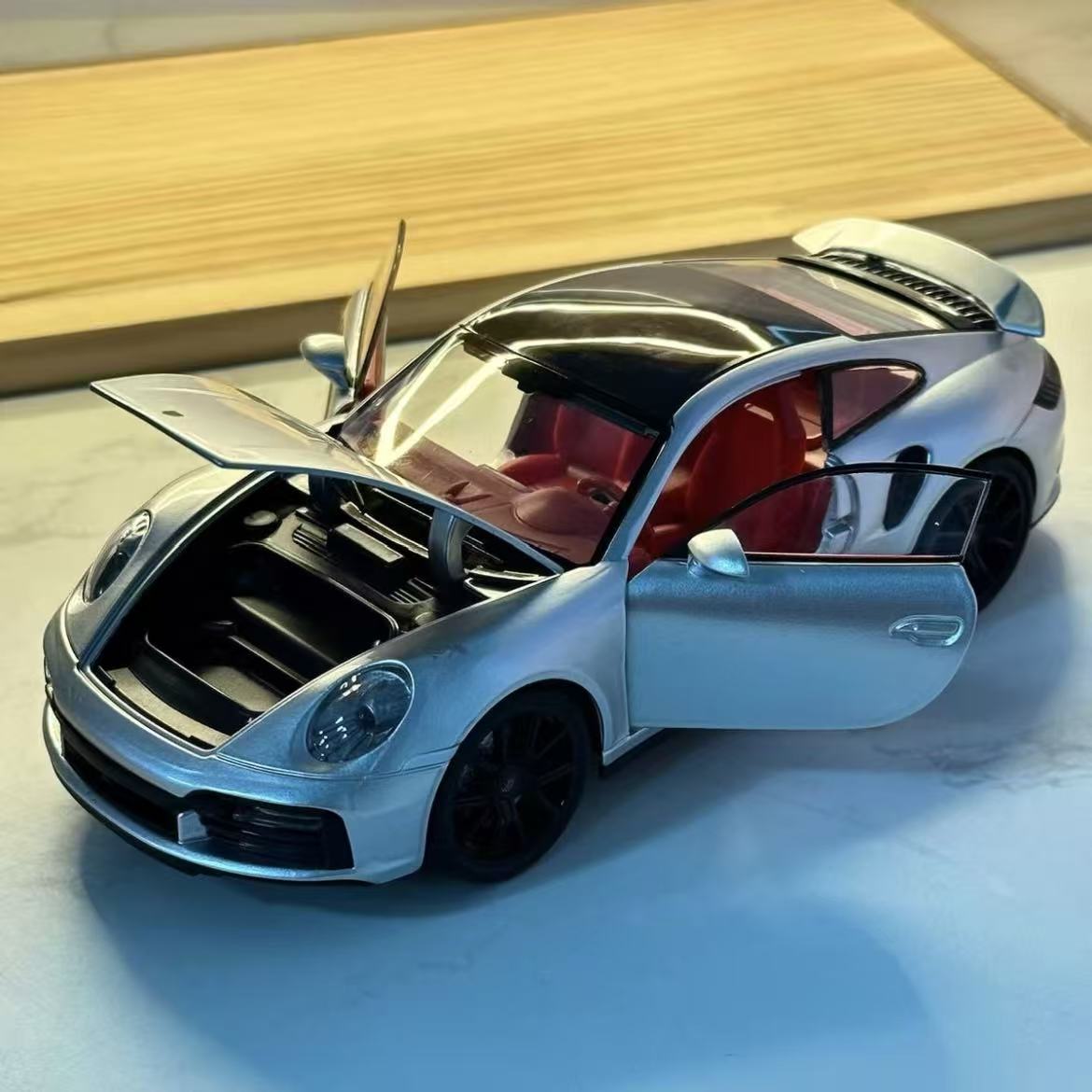 1:24 คลาสสิค 911 รถสปอร์ต ไดคา - Model Kit Lamborghini บทวิจารณ์และราคา
