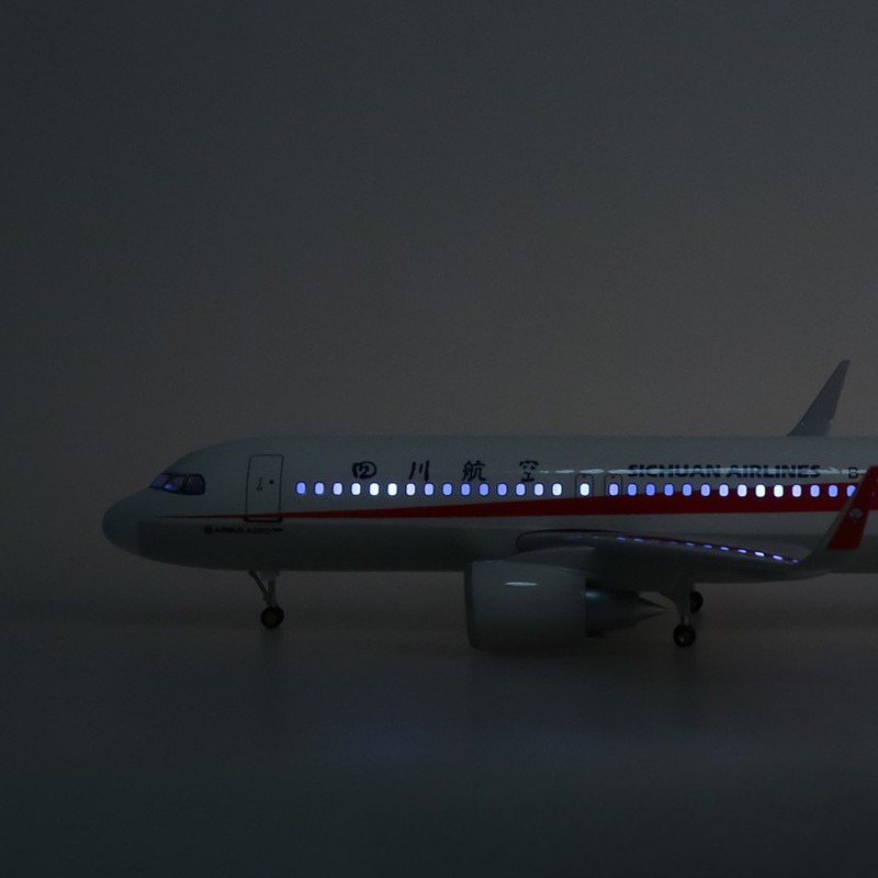 โมเดลเครื่องบินซีฉวน A320 ขนาด - Model Kit Ixchel บทวิจารณ์และราคา